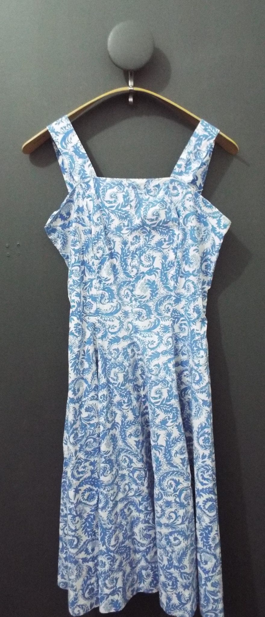 Vintage 1960s Tea Dress | XS | Strappy | White & blue Patterned