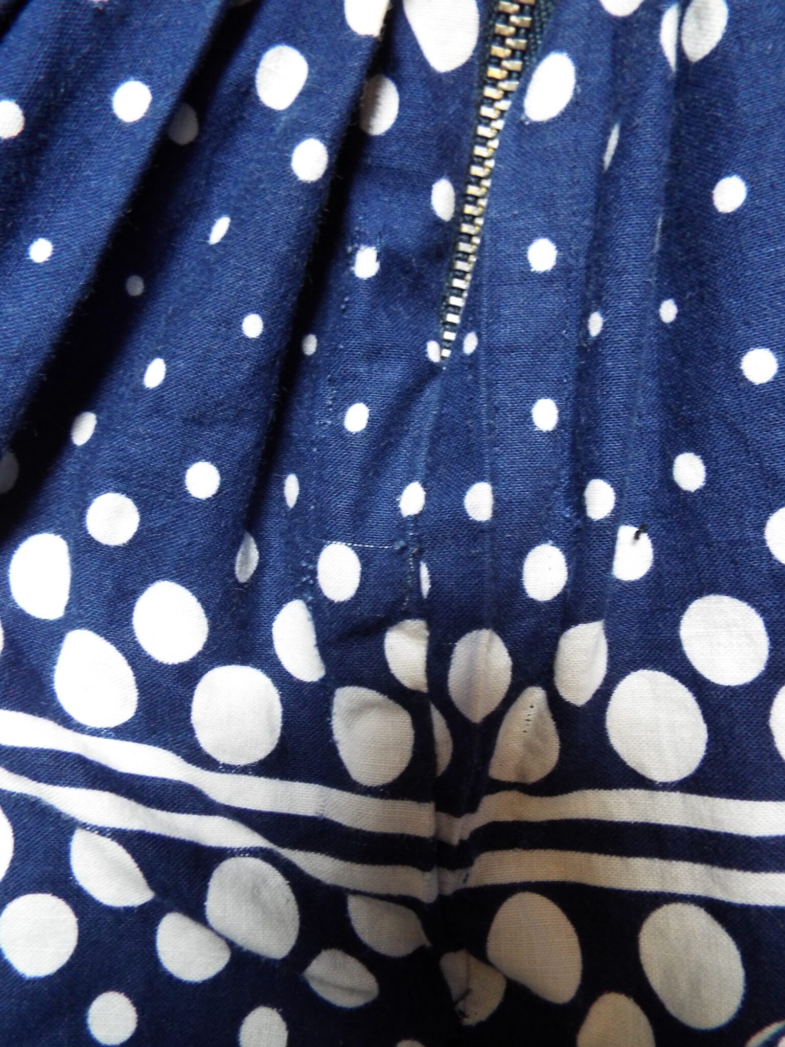 50s/60s Cotton Tea/Day Dress | 36" Chest | Blue & White Spot & Stripe Pattern - Image 5