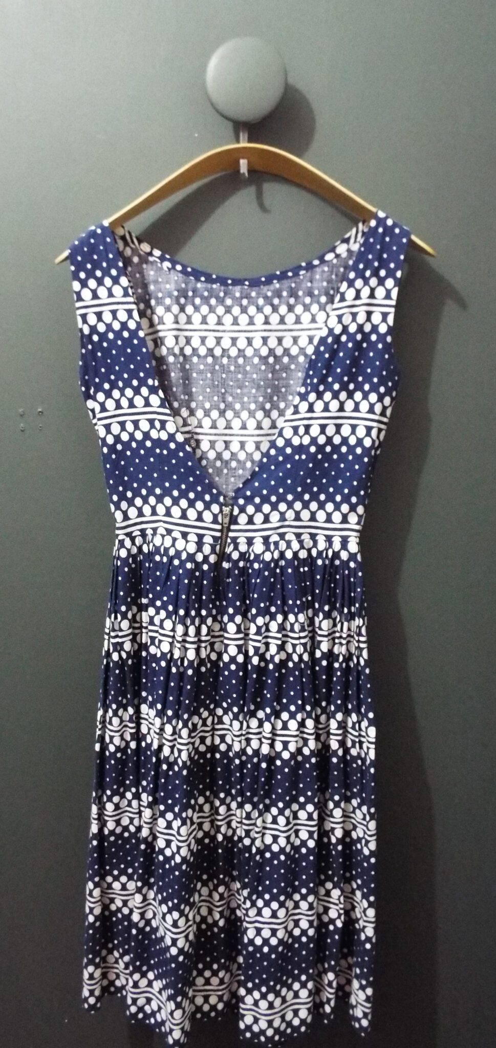 50s/60s Cotton Tea/Day Dress | 36" Chest | Blue & White Spot & Stripe Pattern - Image 2
