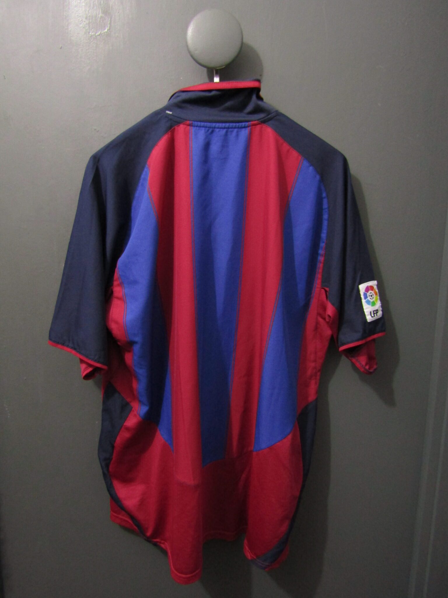 Barcelona Football Shirt | Nike | XL | Burgundy & Blue | 2003-04 Home Shirt - Image 2