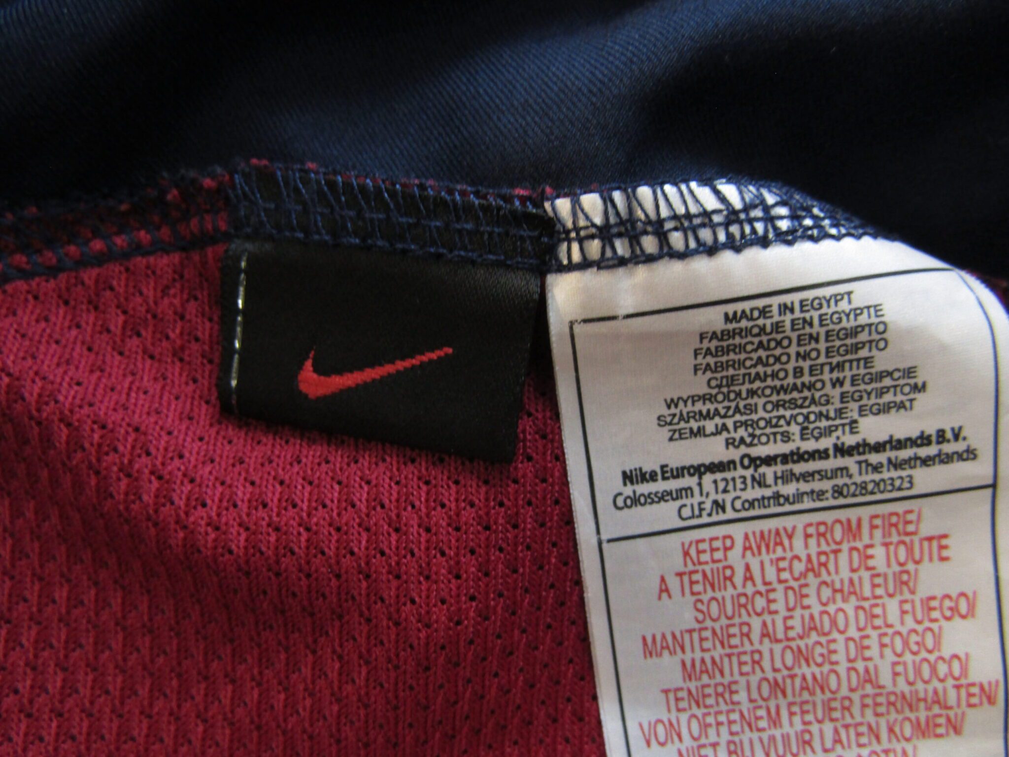 Barcelona Football Shirt | Nike | XL | Burgundy & Blue | 2003-04 Home Shirt - Image 5