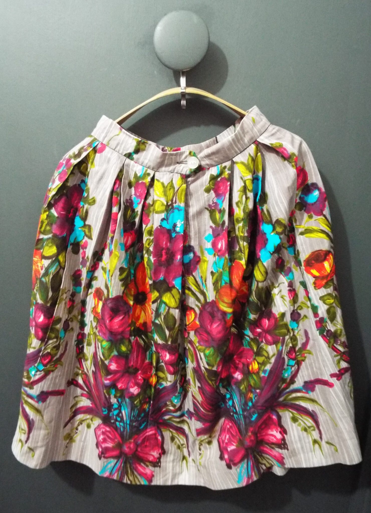 1960s Circular Skirt | 28" Waist | Brown Floral Pattern - Image 2