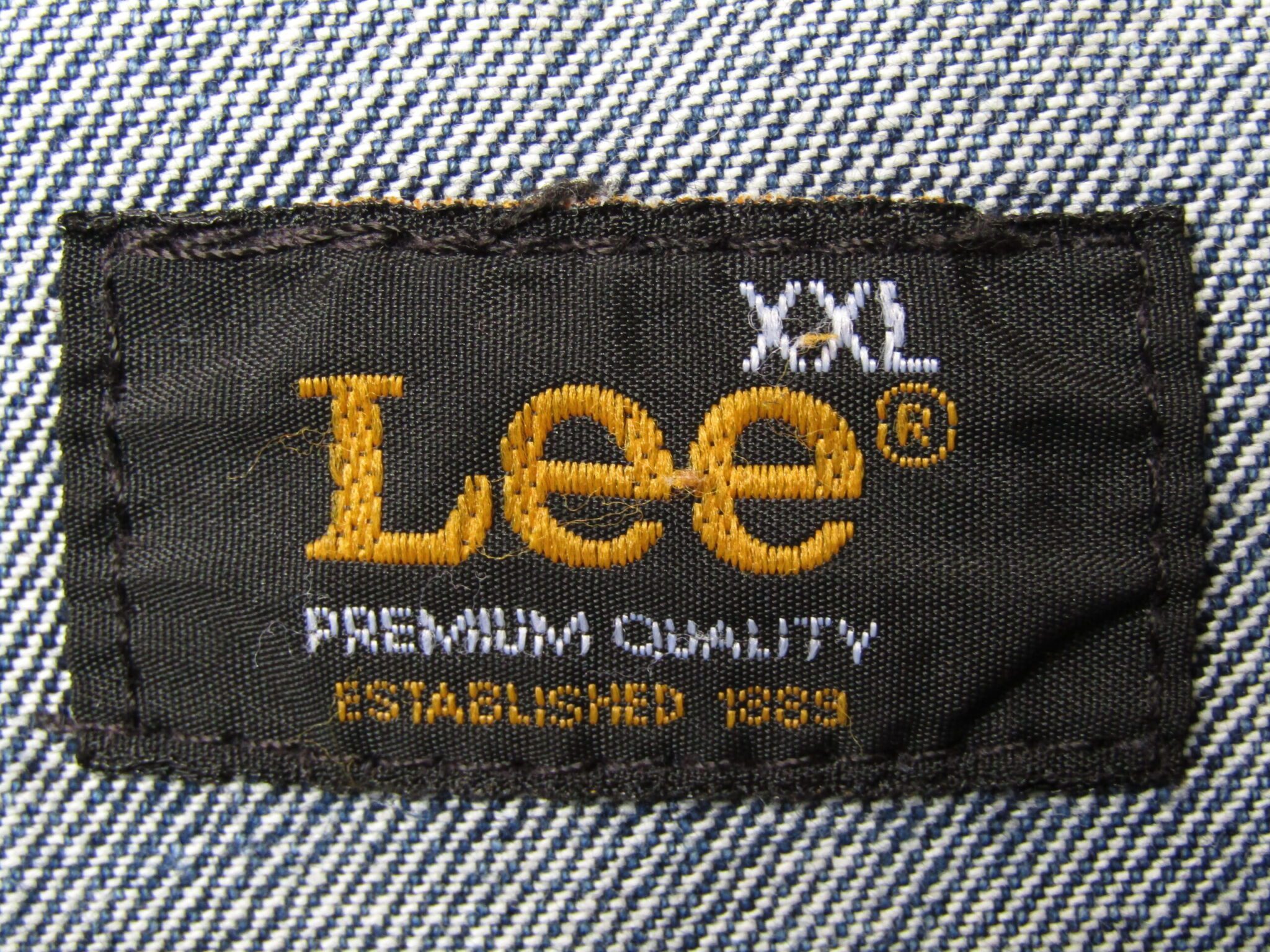 Vintage Lee Denim Jacket | XXL | Mid Blue - Image 3