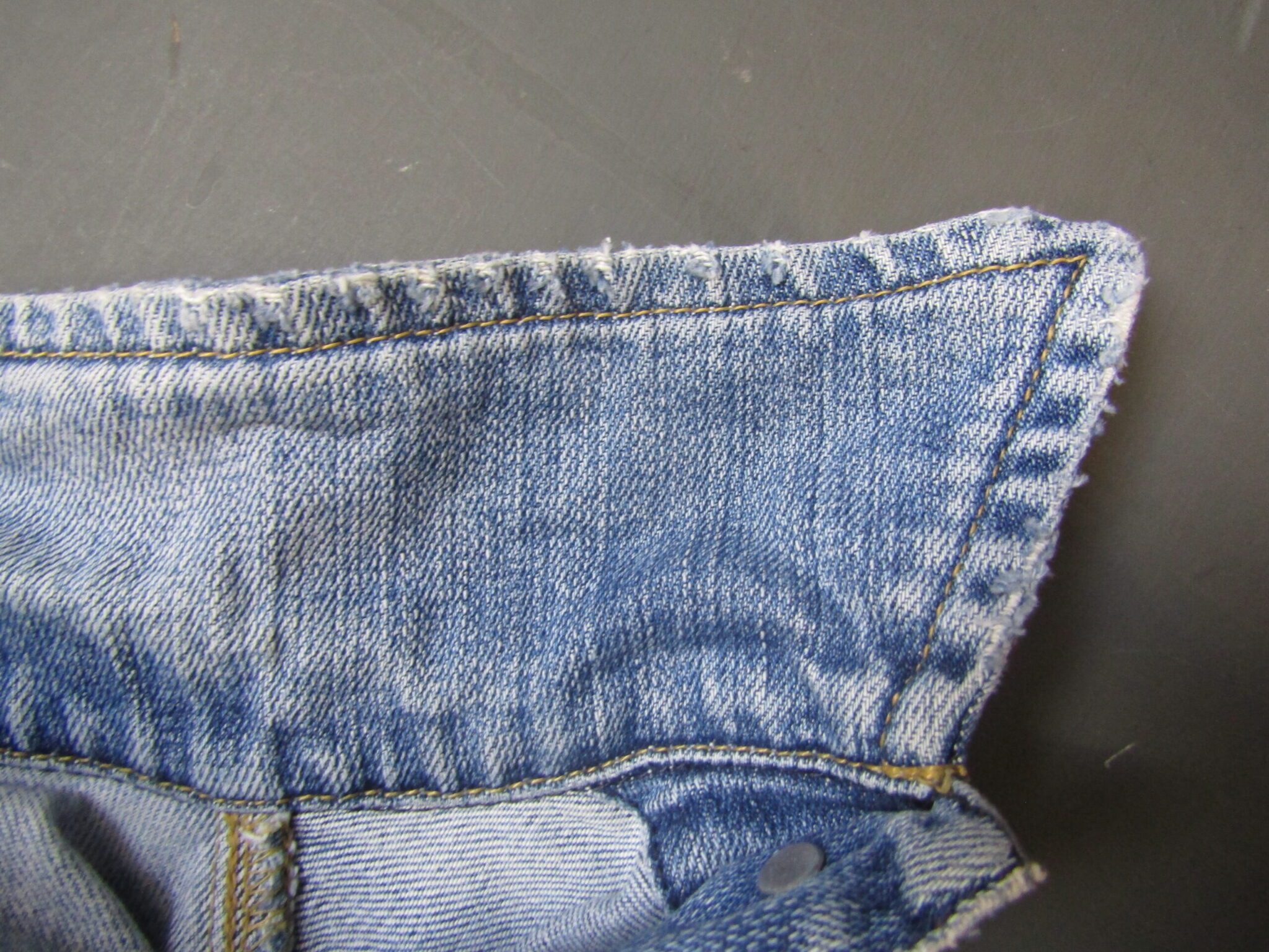 Lee Rider Women's Denim Jacket | Slim Fit | Medium | Mid Blue - Image 10