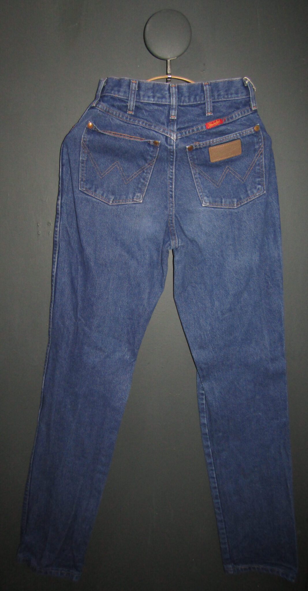 Wrangler Mom Cut High Waisted Jeans | Straight | 5/6 x 36 | Mid Blue - Image 3