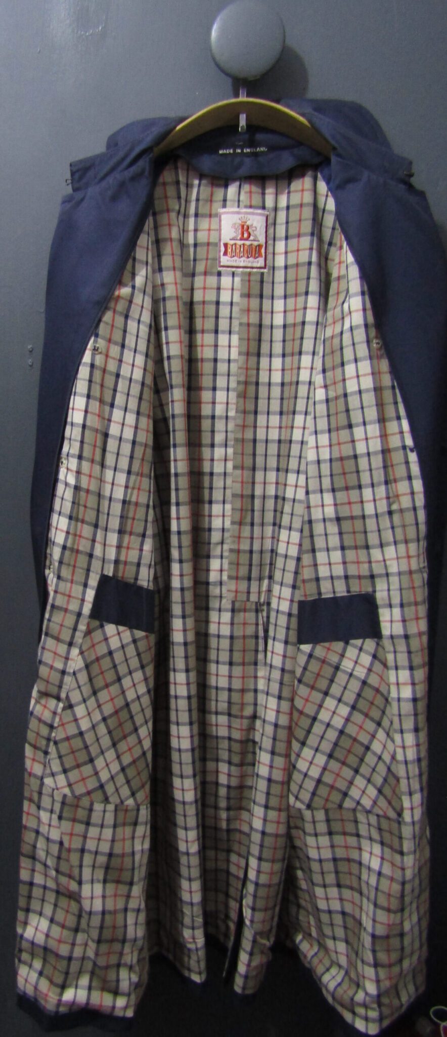 70's men's Baracuta Mac | 42 in | Navy | Double Breasted - Image 3