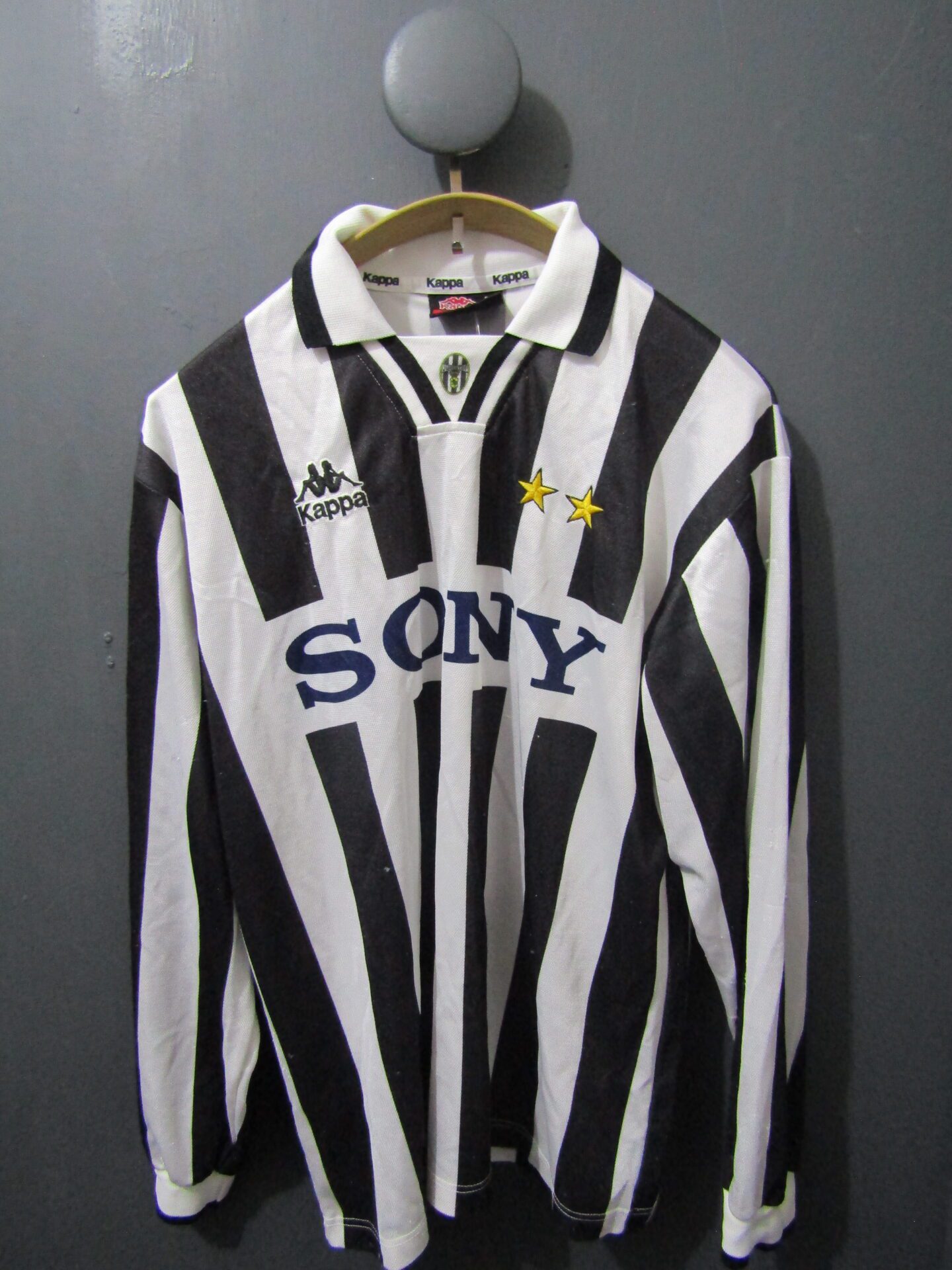 Juventus Football Shirt | Kappa | Large | Black & White | 1995-96 Home Shirt