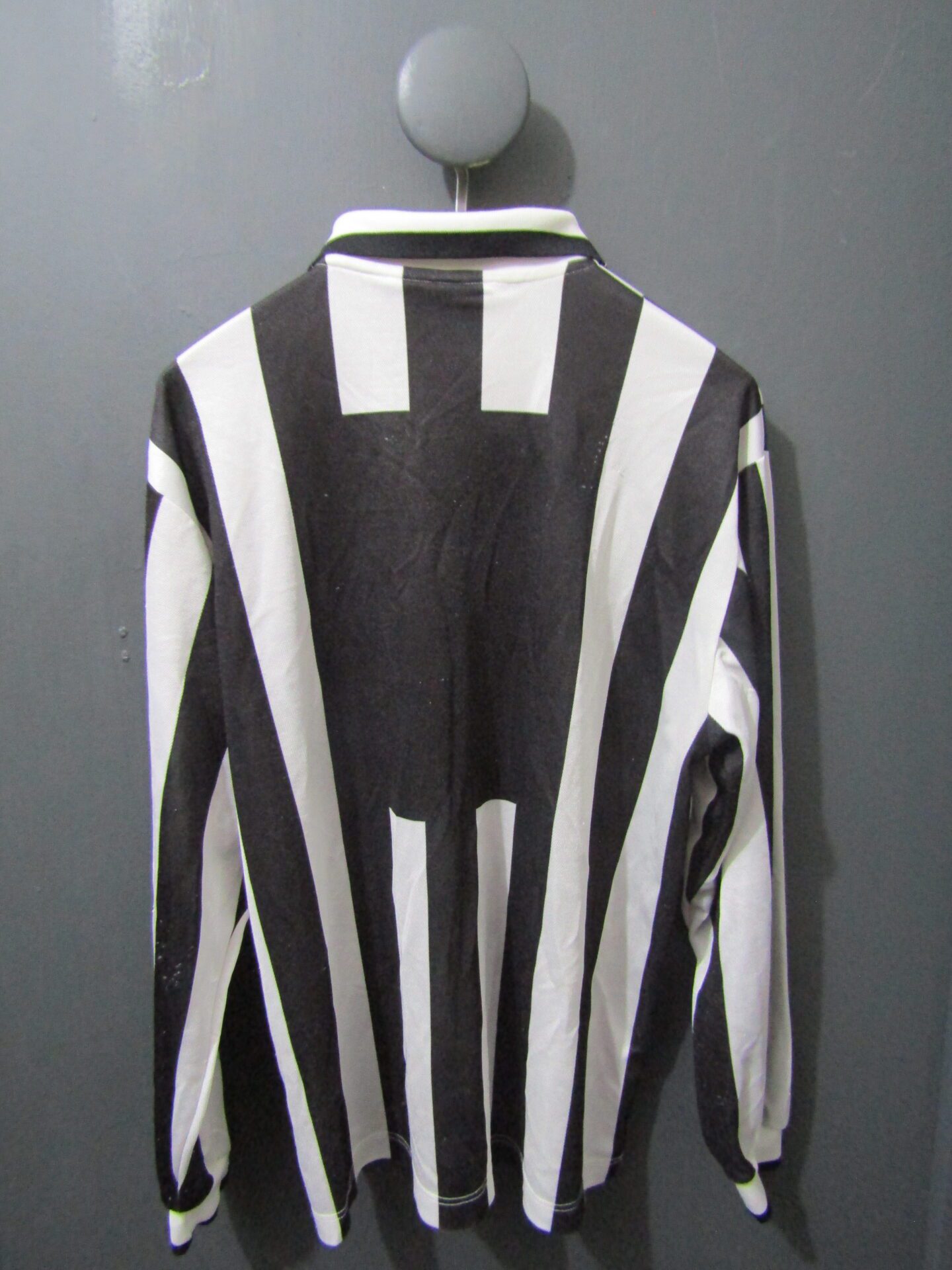 Juventus Football Shirt | Kappa | Large | Black & White | 1995-96 Home Shirt - Image 2