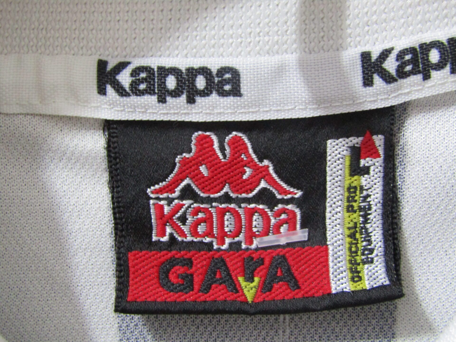 Juventus Football Shirt | Kappa | Large | Black & White | 1995-96 Home Shirt - Image 3