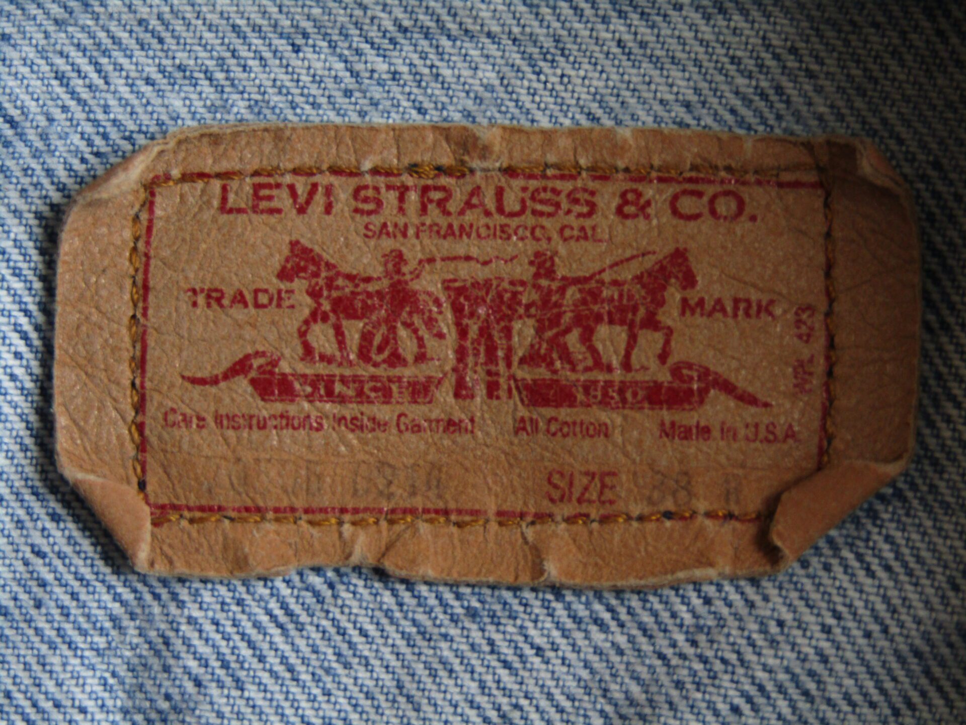 Levi's 70506 Denim Jacket | Slim Trucker | 38 | Mid blue - Image 3