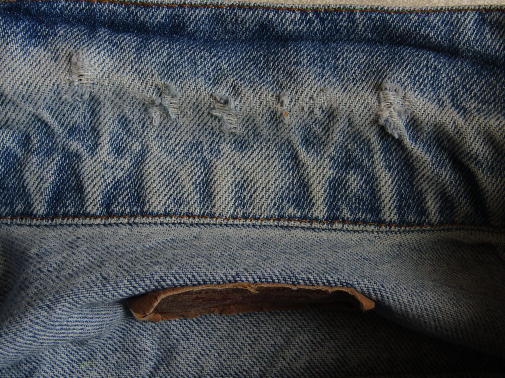 Levi's 70506 Denim Jacket | Slim Trucker | 38 | Mid blue - Image 4