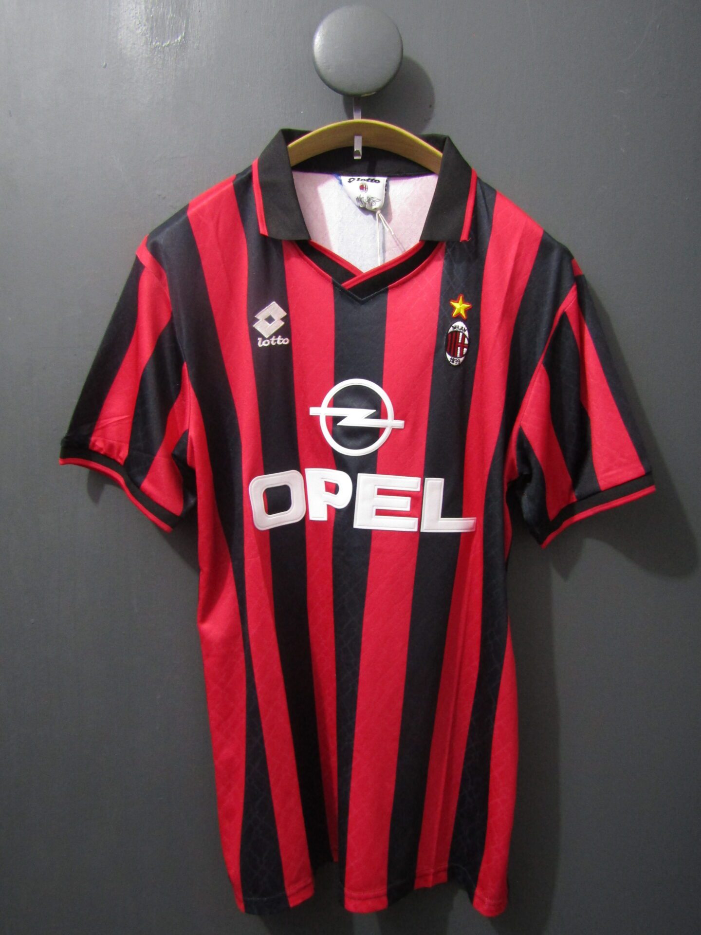AC Milan Football Shirt | Lotto | Large | Red & Black | 1995-96 Home Shirt