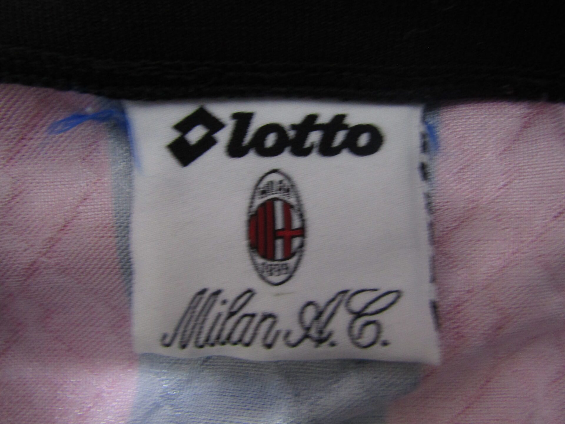 AC Milan Football Shirt | Lotto | Large | Red & Black | 1995-96 Home Shirt - Image 3