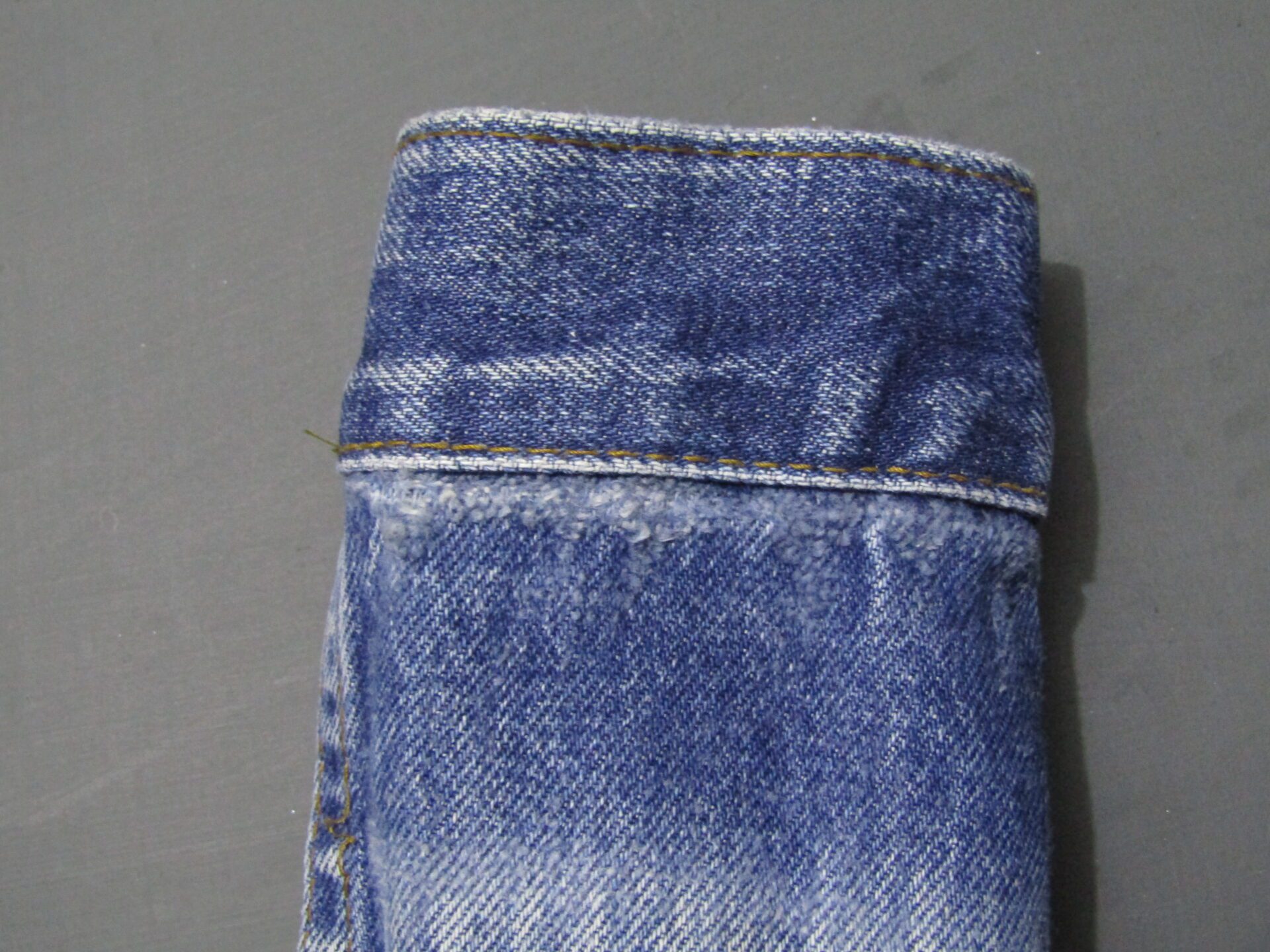 70's Levi's Denim Trucker Jacket | Slim Fit | Small | Mid Blue - Image 7