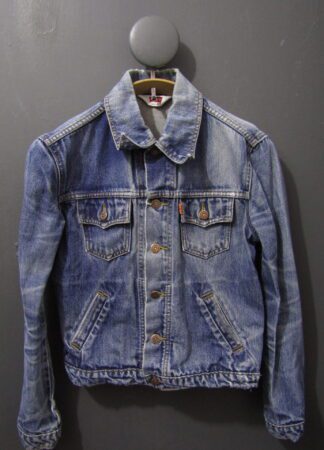 Vintage Levi's 70696 Denim Jacket | Slim Trucker | Medium | Mid blue