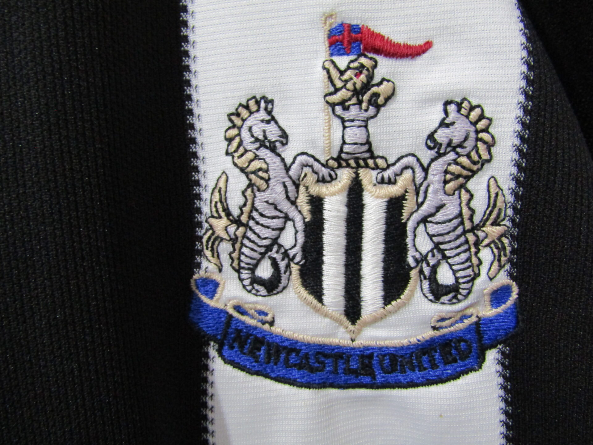Newcastle Football Shirt | Adidas | 2XL | Black & White | 1996-98 Home Shirt - Image 4