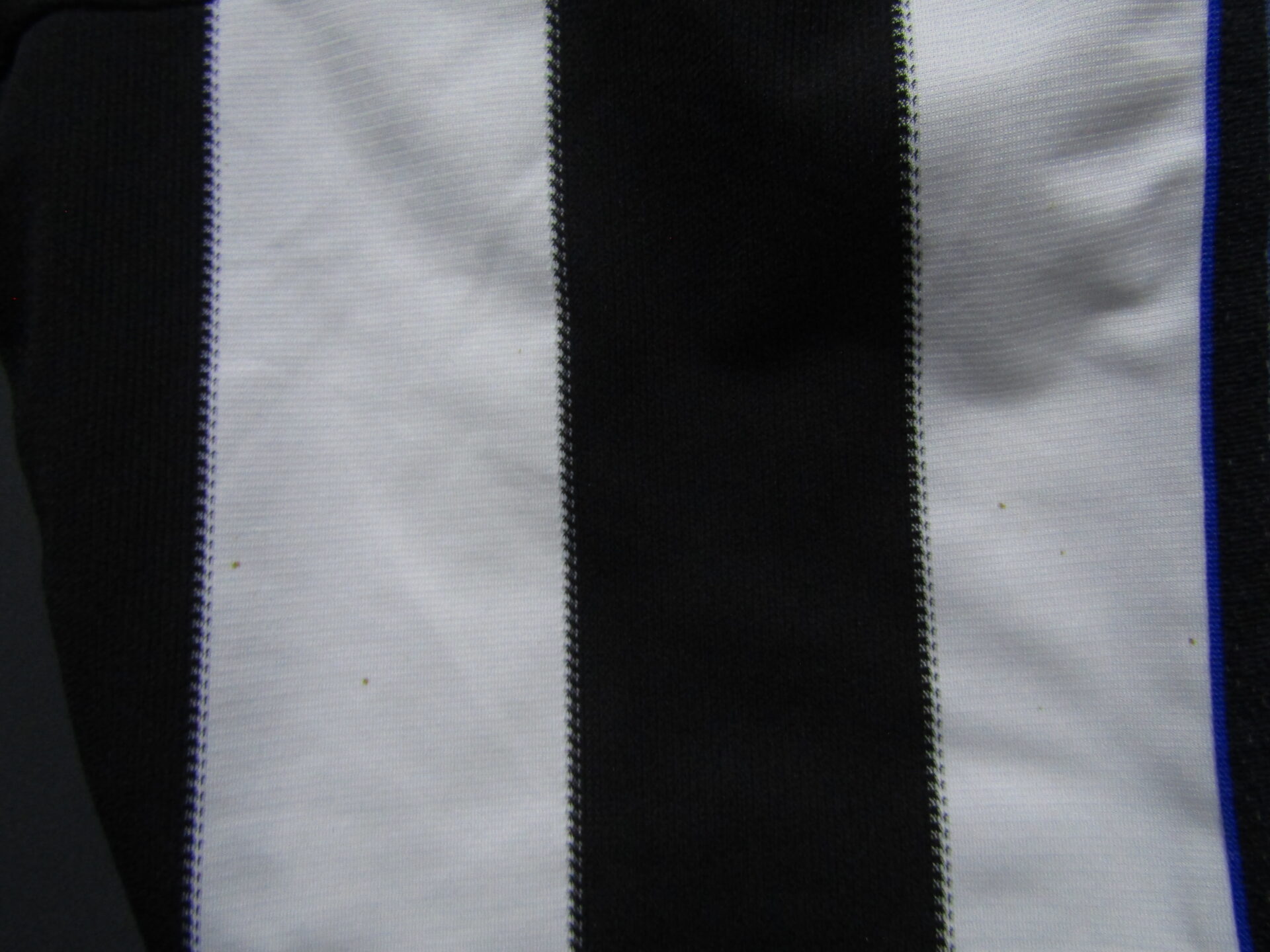 Newcastle Football Shirt | Adidas | 2XL | Black & White | 1996-98 Home Shirt - Image 9