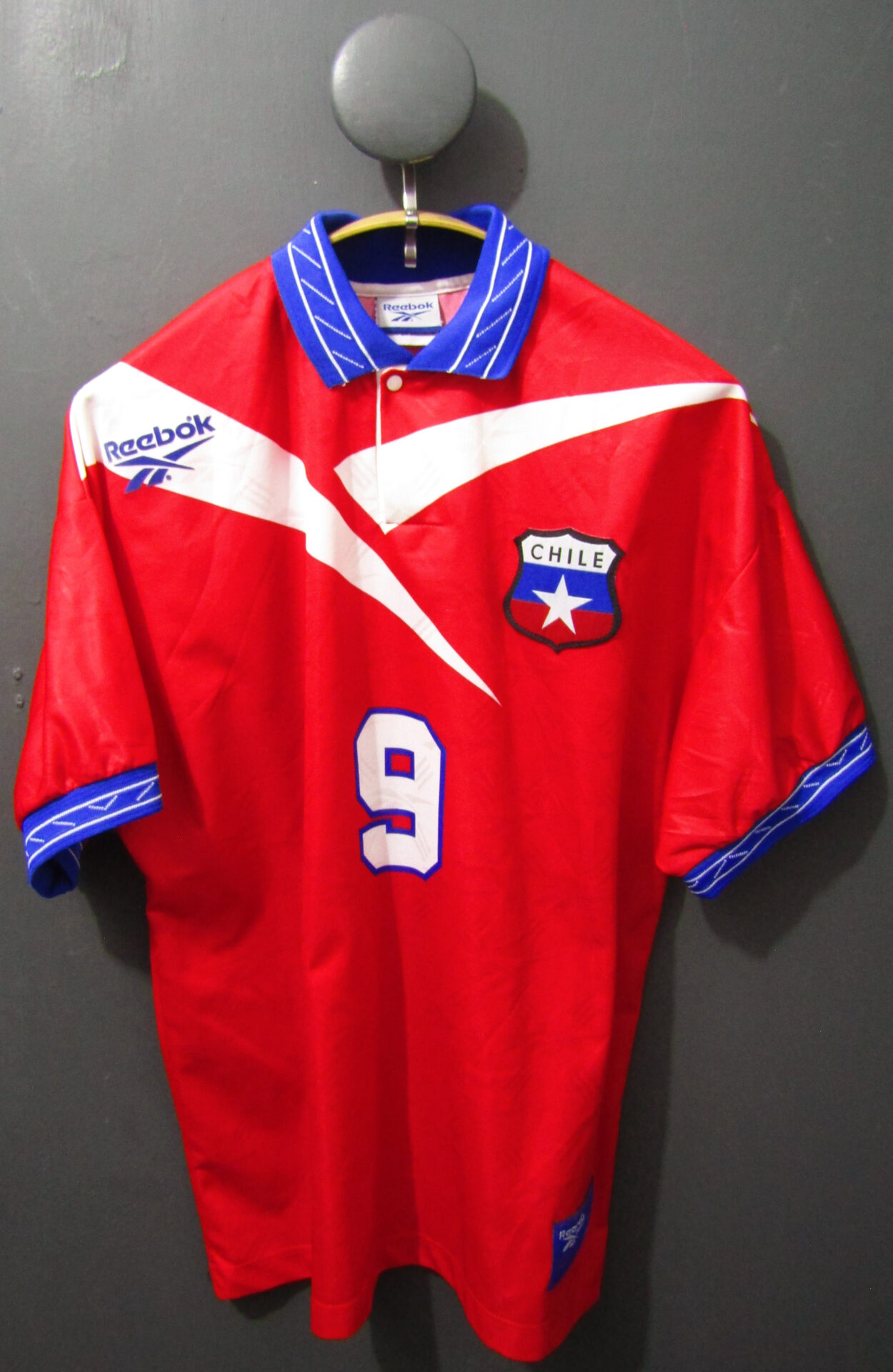 Chile 97-99 Football Shirt | Reebok | Ivan Zamorano 9 | Medium | Red