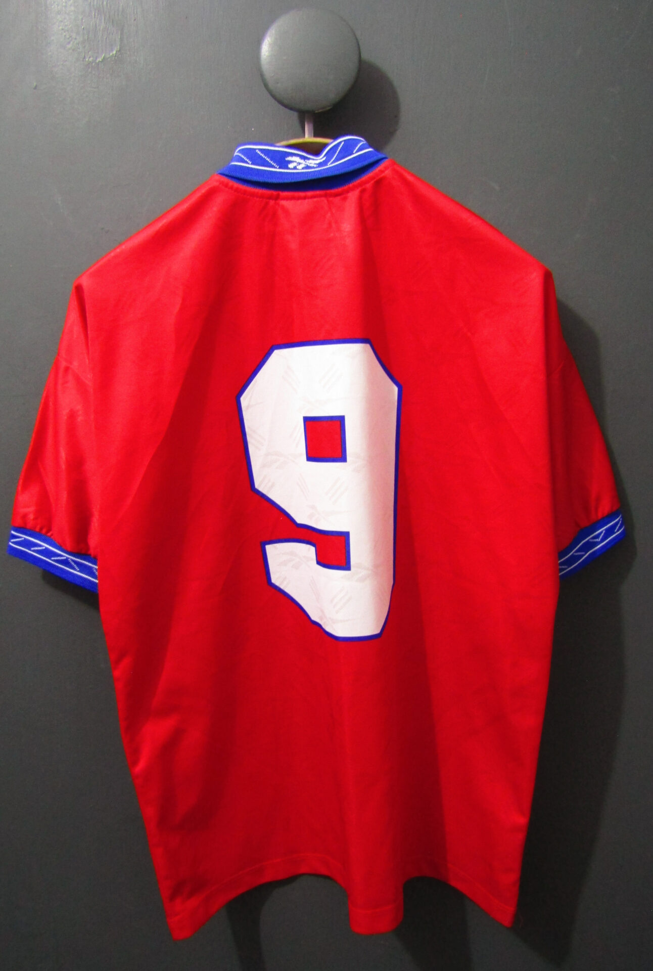 Chile 97-99 Football Shirt | Reebok | Ivan Zamorano 9 | Medium | Red - Image 2