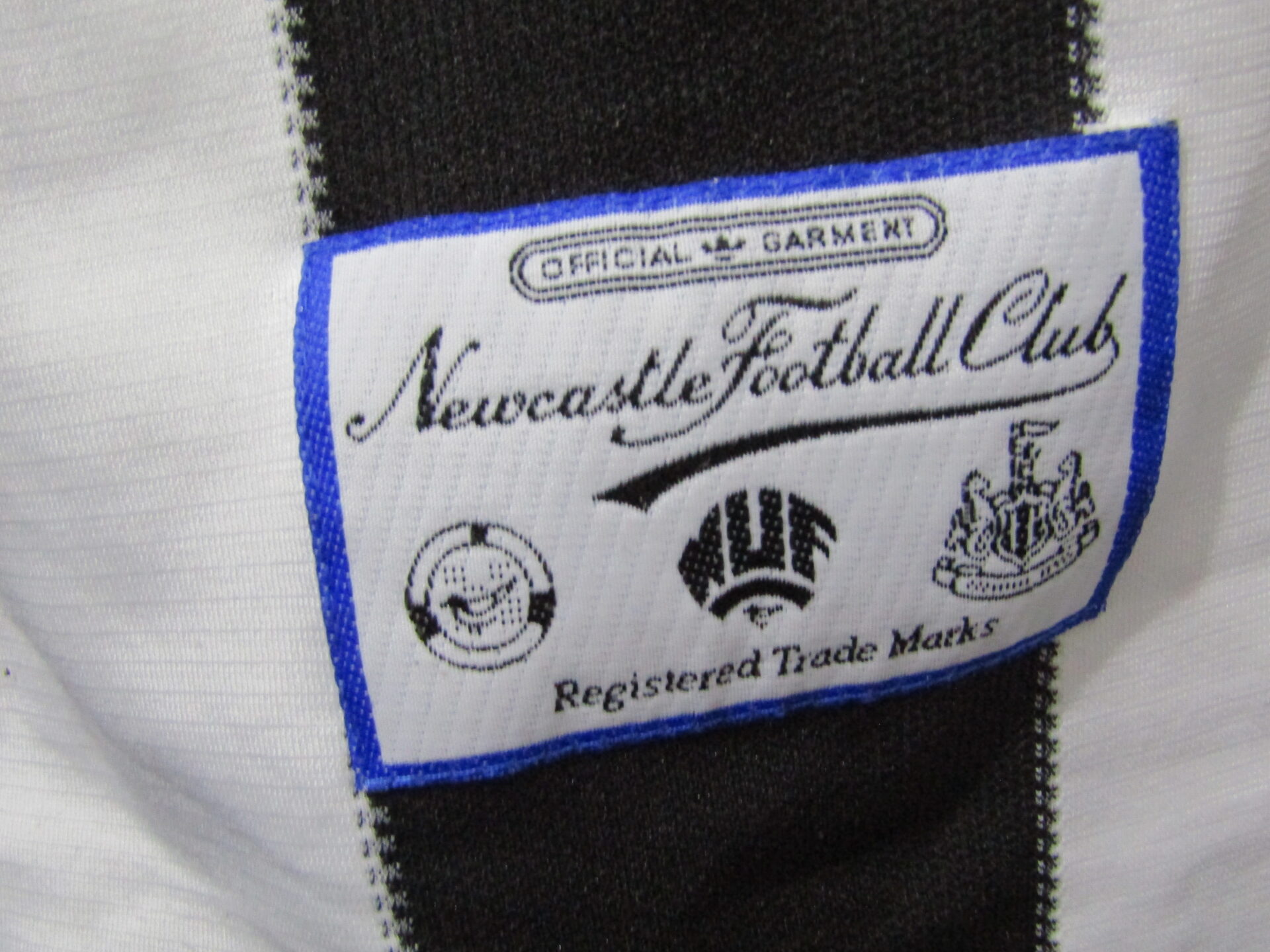 Newcastle Football Shirt | Adidas | 2XL | Black & White | 1995-97 Home Shirt - Image 4