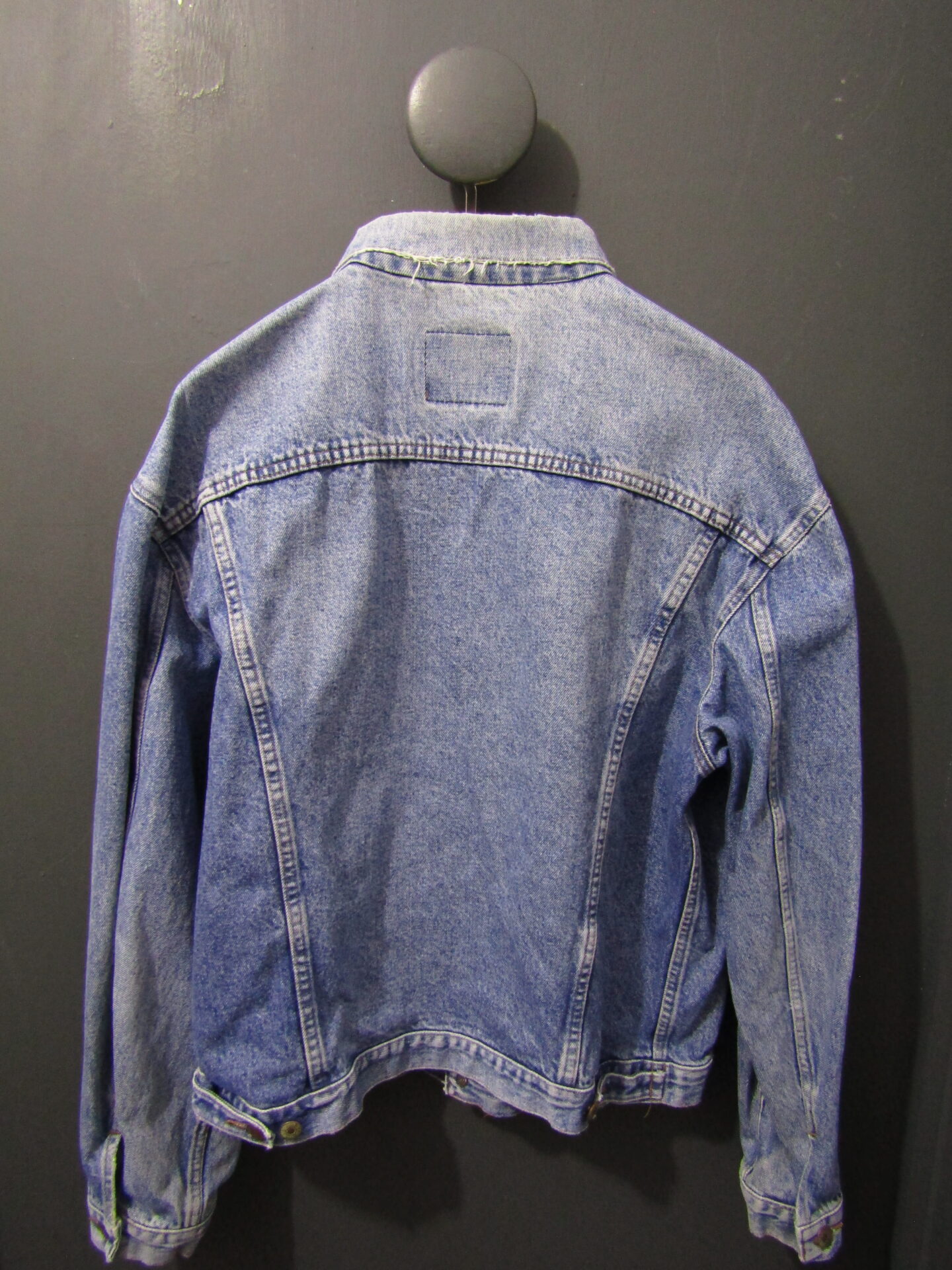 Vintage 70/80s Levi's 70506 Denim Jacket | Slim Trucker | Large | Mid blue - Image 2